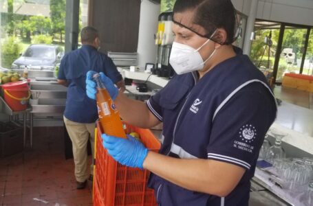 Defensoria del Consumidor inspecciona restaurantes en zona costera de La Paz