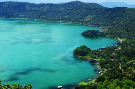 Medio Ambiente anuncia coloración turquesa en Lago de Coatepeque