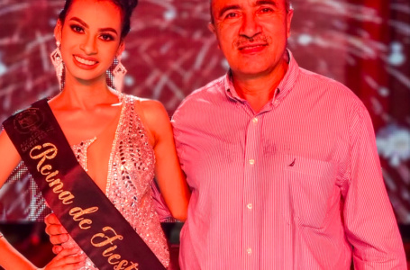 Autoridades municipales de Santa Elena coronan a nueva reina de festejos