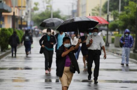 Pronostican lluvias para la tarde de hoy en el centro y occidente del país
