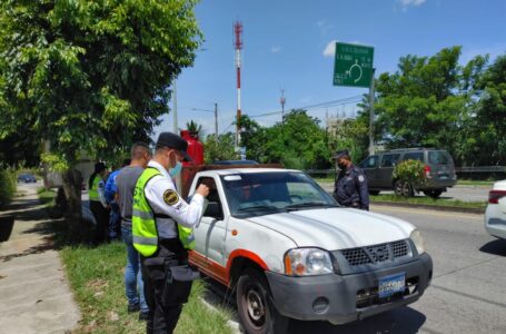 VMT lleva a cabo ordenamiento vial en la 75 avenida Norte de San Salvador