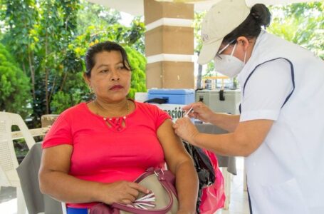 Salud acerca servicios médicos a pobladores de San Julián, de Sonsonate