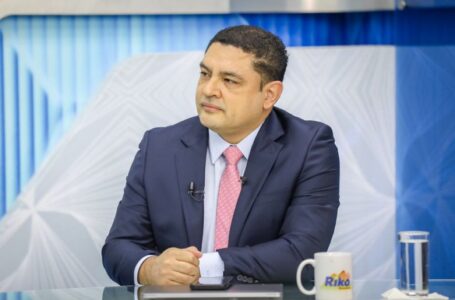 Javier Gómez: Nayib Bukele puede competir por la Presidencia