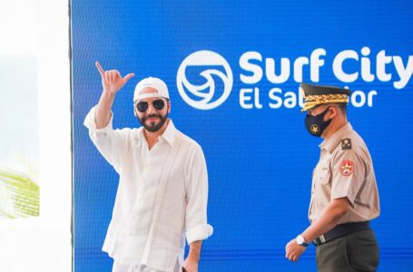 Presidente Bukele confirma torneo de surf internacional para el 2023