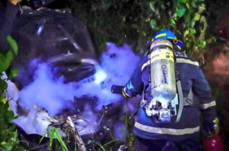 Bomberos atienden incendio en vehículo en El Paraíso, Chalatenango
