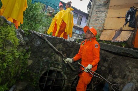 Personal de Protección Civil realizó labores de limpieza en comunidad Darío González