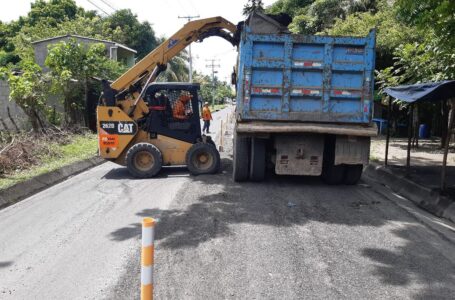 Avanza construcción de carretera que conduce a playa Zunganera