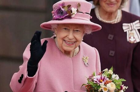 Los médicos de la Reina Isabel II «preocupados» por su estado de salud