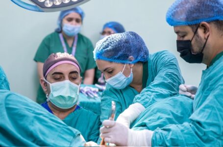 Salud y Médicos extranjeros realizan jornada ginecológica en hospital San Rafael