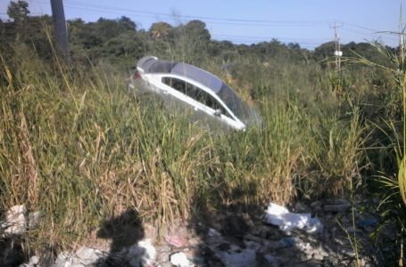 Vehículo cae a barranco en kilómetro 8 de Bulevar Constitución