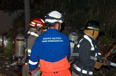 Extinguen incendio en un basurero en San Bartolo