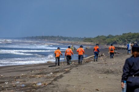 Instituciones desarrollan jornada de limpieza en Bocana El Limón, Sonsonate