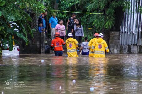 Protección Civil evacuó a 112 personas que residían en la zona del río Grande de San Miguel
