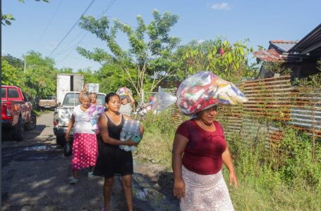Entregan ayuda alimentaria a familias del cantón Tecomatal, de San Miguel