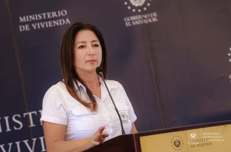 Ministra de Vivienda anuncia construcción de nuevo complejo habitacional en La Libertad