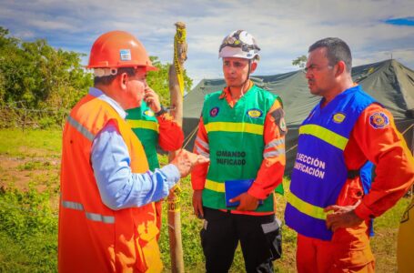 Alcalde José Mejicanos en primera línea en atención de comunidades de Chinameca por actividad volcánica