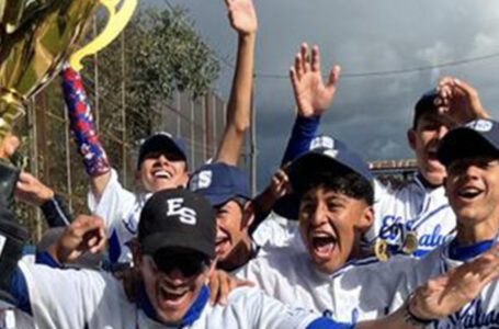 El Salvador se agencia la Copa Galvez Sobral al noquear a República Dominicana