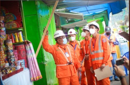 Bomberos capacita a vendedores de pólvora de Usulután