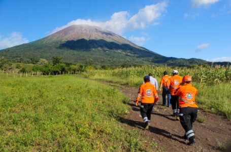 Protección Civil suspende actividades agrícolas, comerciales y turísticas en volcán Chaparrastique