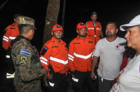 Protección Civil localiza a turistas extraviados en volcán de San Miguel