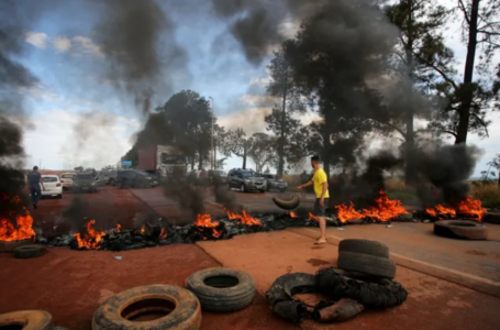 Justicia ordena a simpatizantes de Bolsonaro habilitar 300 autopistas bloqueadas