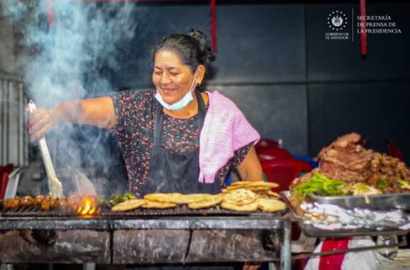 Emprendedores en Carnaval de San Miguel destacan que seguridad permite aumento en sus ventas