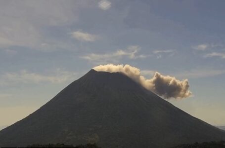 Volcán de San Miguel registra nuevas explosiones leves generando desgasificación y cenizas