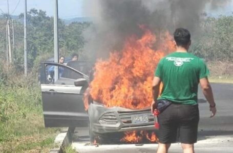 Incendio destruye vehículo cerca del desvío a Estanzuelas