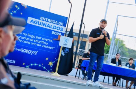 Alcalde de Zaragoza entregó el 100 % del aguinaldo a trabajadores municipales