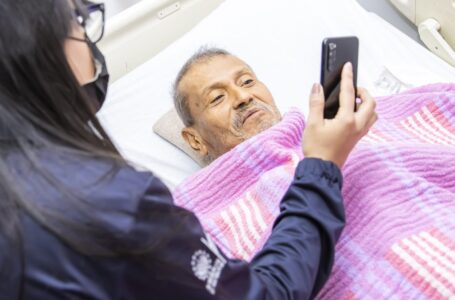 Pacientes y familias se conectaron por videollamadas 