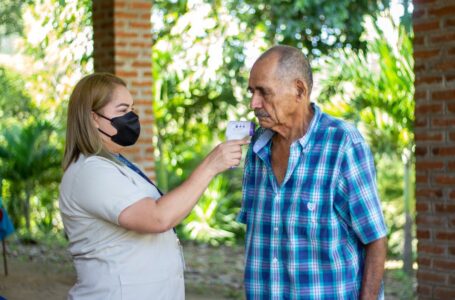 Salud acerca consultas médicas a residentes del cantón Tabloncitos de Santa Ana