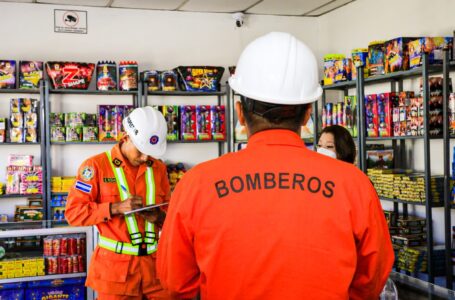 Bomberos inspecciona cohetería en Cojutepeque