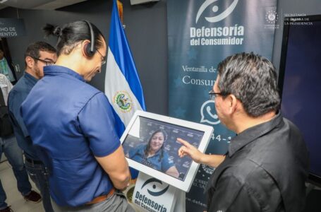 Defensoría instala quiosco digital para atender a usuarios en Zacatecoluca