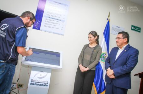Cancillería y Defensoría del Consumidor inauguran primer kiosko para diáspora salvadoreña