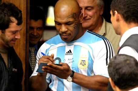 Mike Tyson defiende a Lionel Messi de “Canelo” Álvarez