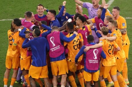 Países Bajos: Primera selección clasifica a cuartos de final