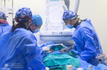 ISSS utiliza novedoso procedimiento para operará a seis paciente con diagnostico estenosis aórtica severa