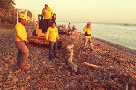 Gobierno desarrolla jornada de limpieza en playas de la costa salvadoreña