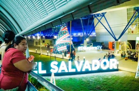 Después de 40 años salvadoreños regresan a su país por el clima de seguridad