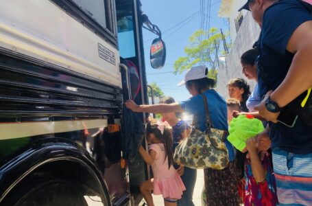 Alcaldía de Zaragoza lleva a 60 niños a tarde recreativa en la Montaña Acuática