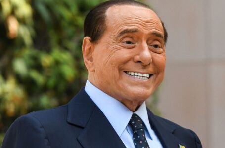 Silvio Berlusconi ofrece a los jugadores del Monza un autobús repleto de “prostitutas”