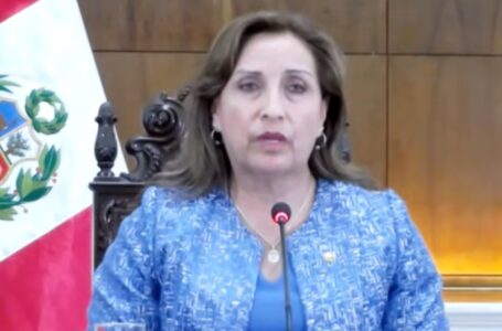 Presidenta de Perú pide al congreso adelantar elecciones presidenciales lo más pronto posible