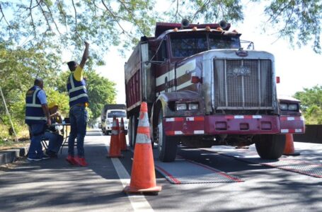 VMT impone multas a transporte de carga por no respetar la normativa de tránsito