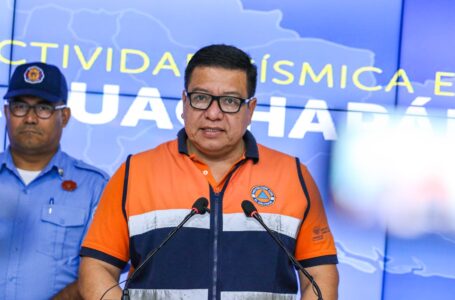 Sistema de Protección Civil sigue asistiendo a las familias afectadas por sismos en Ahuachapán