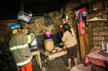 Protección Civil evacúa a 8 familias en hacienda La Labor de Ahuachapán