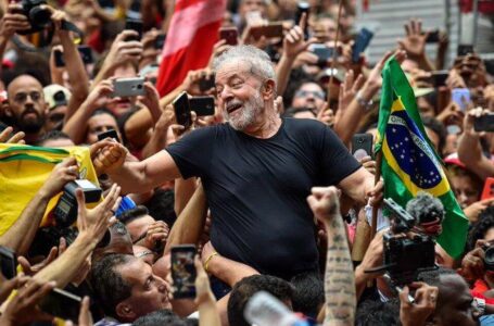 Luiz Inácio “Lula” da silva promete rescatar de la pobreza a más de 100 millones de brasileños