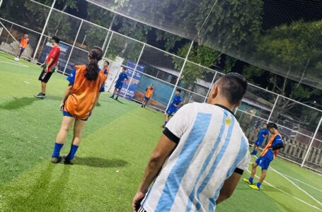 Estudiantes de fútbol del Polideportivo de Zaragoza se entrenan para ser competitivos