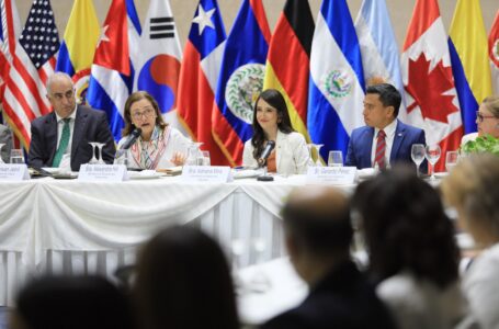 El Salvador destaca logros de 2022 y retos para 2023 a cuerpo diplomático