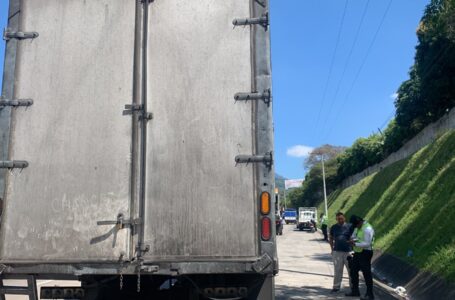 Llantas lisas y exceso de peso son las multas más frecuentes impuestas al transporte de carga