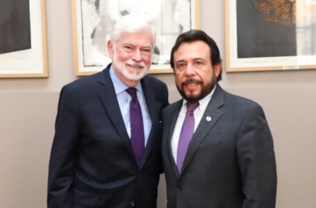 Félix Ulloa a Cristhopher Dodd: El Salvador ya no está en la lista de 10 países con migración irregular hacia EE.UU.